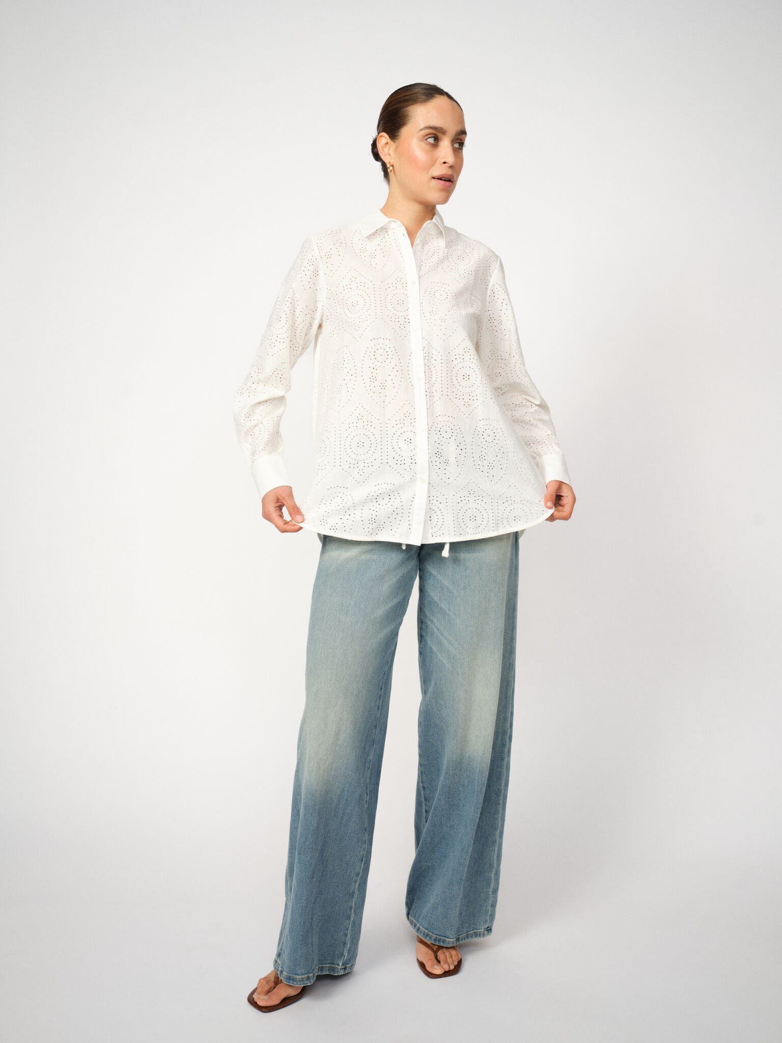 Modelshot / Ecru / Detail